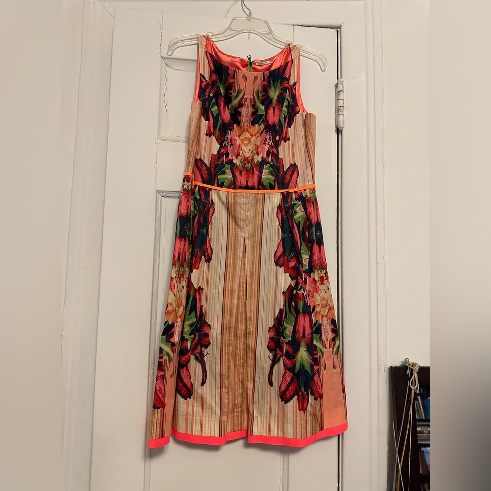 🧡HP🧡 Tahari Dress